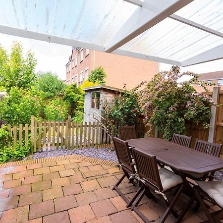 Bright & Modern 4 Bedroom Townhouse Stafford Exteriör bild