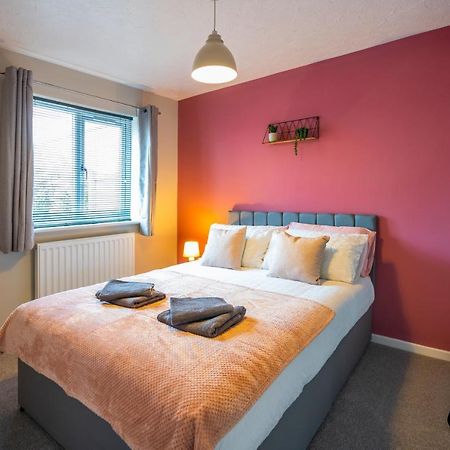 Bright & Modern 4 Bedroom Townhouse Stafford Exteriör bild