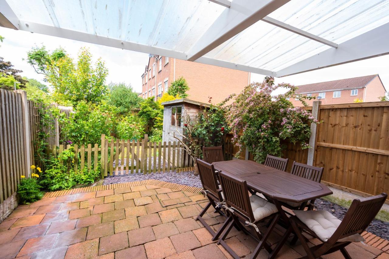 Bright & Modern 4 Bedroom Townhouse Stafford Exteriör bild