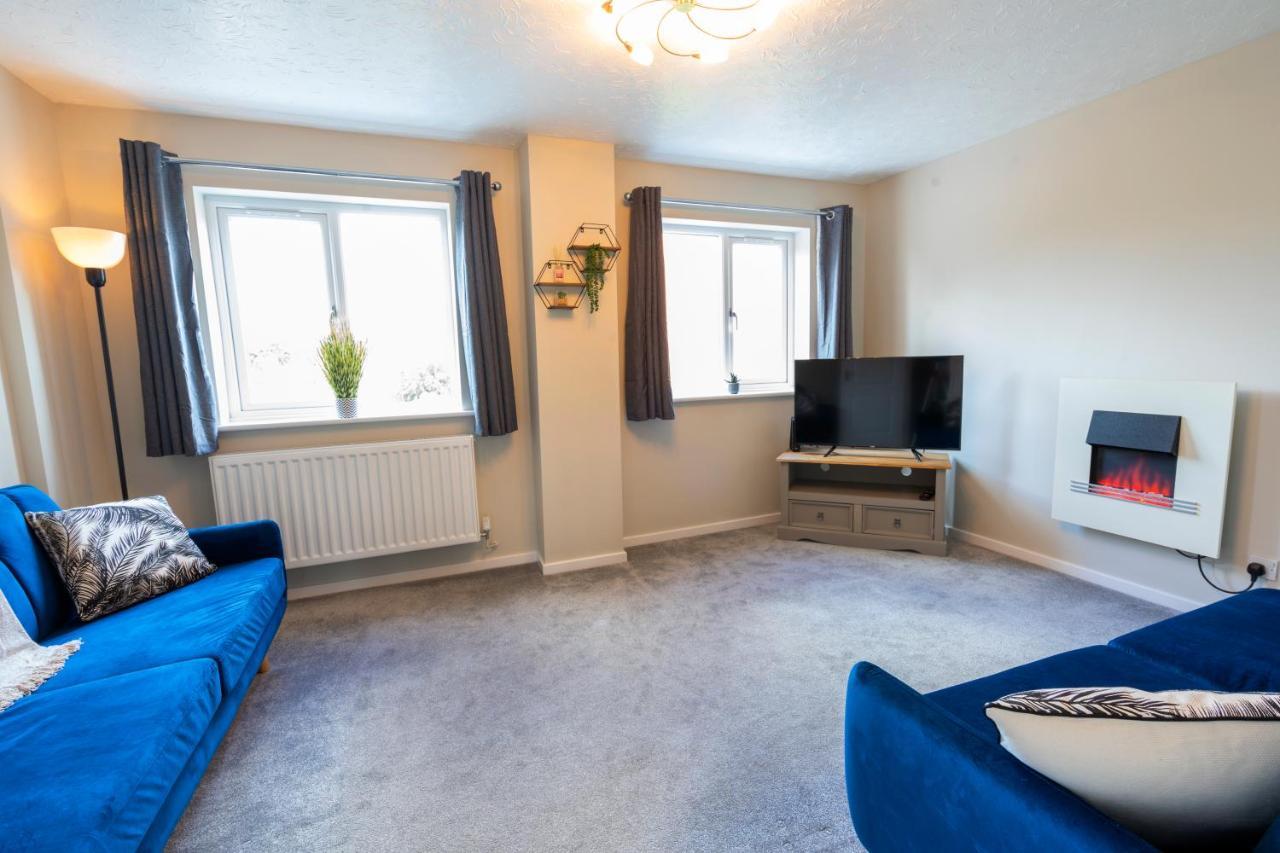Bright & Modern 4 Bedroom Townhouse Stafford Exteriör bild