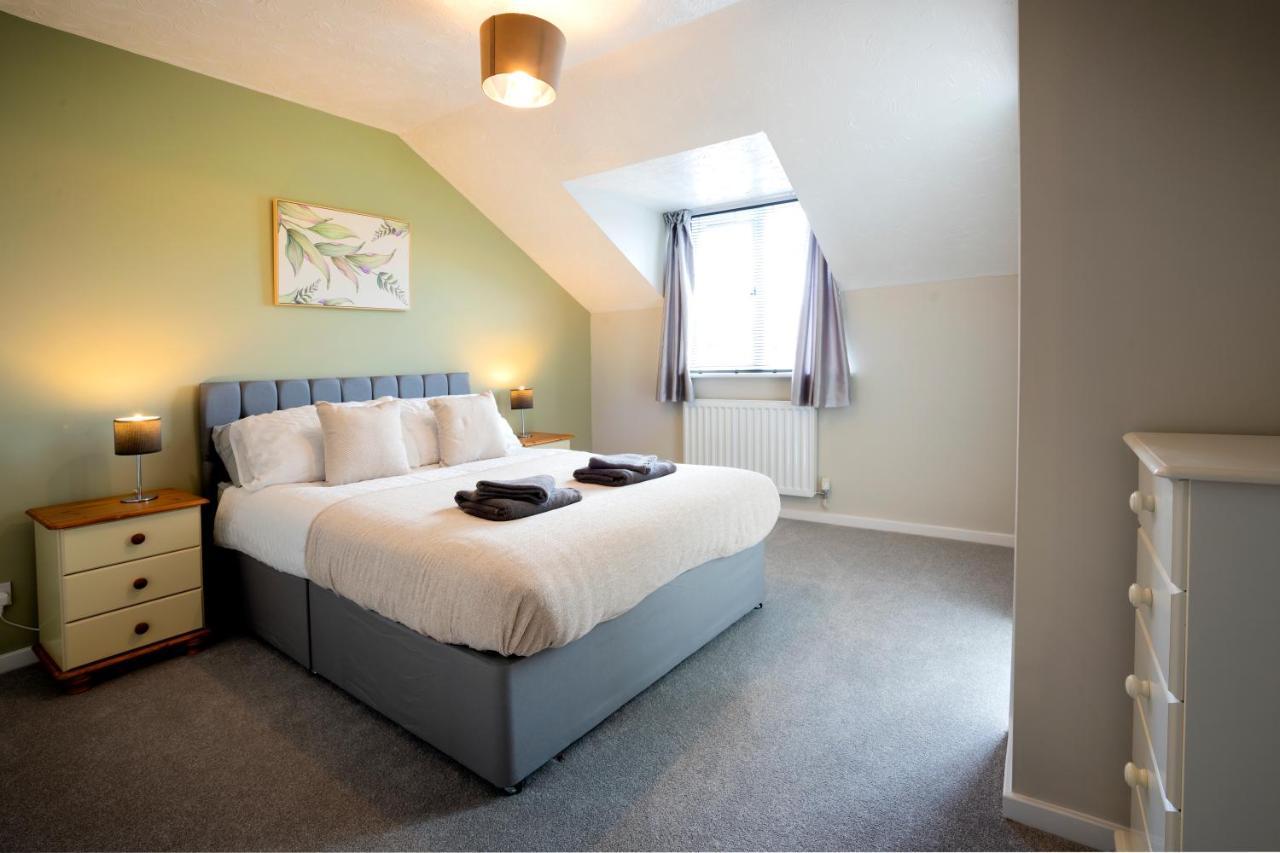 Bright & Modern 4 Bedroom Townhouse Stafford Exteriör bild